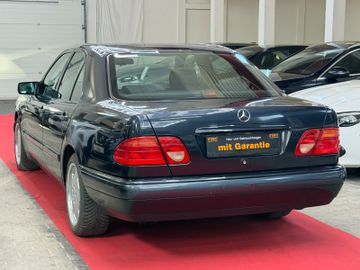 Mercedes E 280 - 6