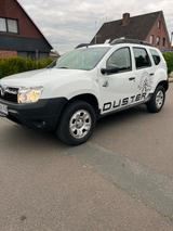 Dacia Duster 1.6 16V 105 4x2 Lauréate WENIG KM&TÜV NEU - Dacia Duster: 16v