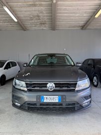 Volkswagen Tiguan - 2