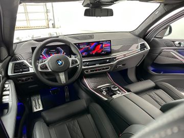 Fahrzeugabbildung BMW X7 xD40d M Sport ACC SoftCl Massage DAB SkyLoung