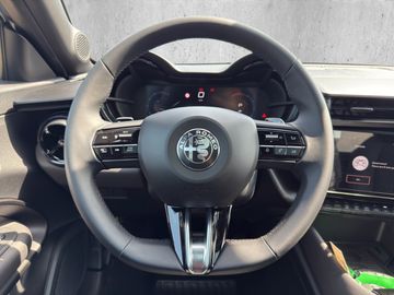 Alfa Romeo Junior Ibrida Speciale 1.2 VGT *PANORAMADACH*
