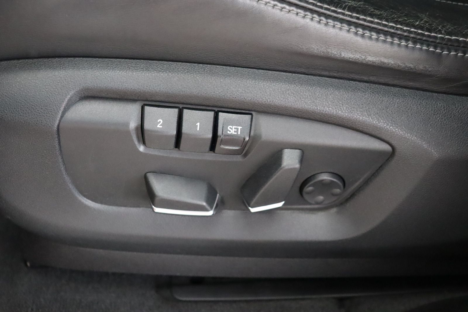 Fahrzeugabbildung BMW X6 M * HUD * LEDER * 360° Kamera