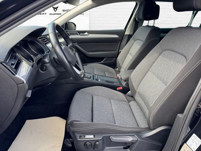 Fahrzeugabbildung Volkswagen Passat Variant Business 2.0 TDI DSG KLIMA LED NA