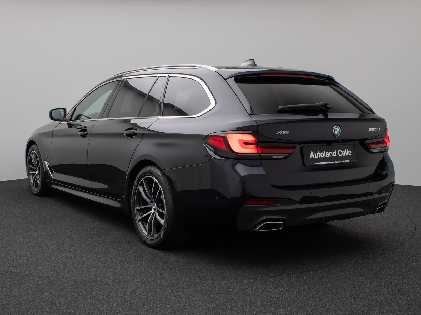 Fahrzeugabbildung BMW 520d xD M Sport Kamera HUD DAB 4xKlima Alarm AHK