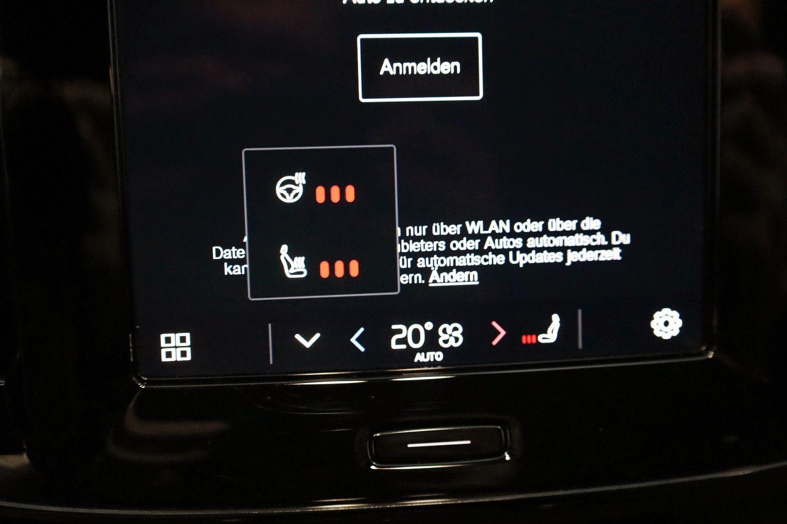 Fahrzeugabbildung Volvo XC40 Pro Twin P8 AWD,T.Leder,Navi,Panorama,AHK