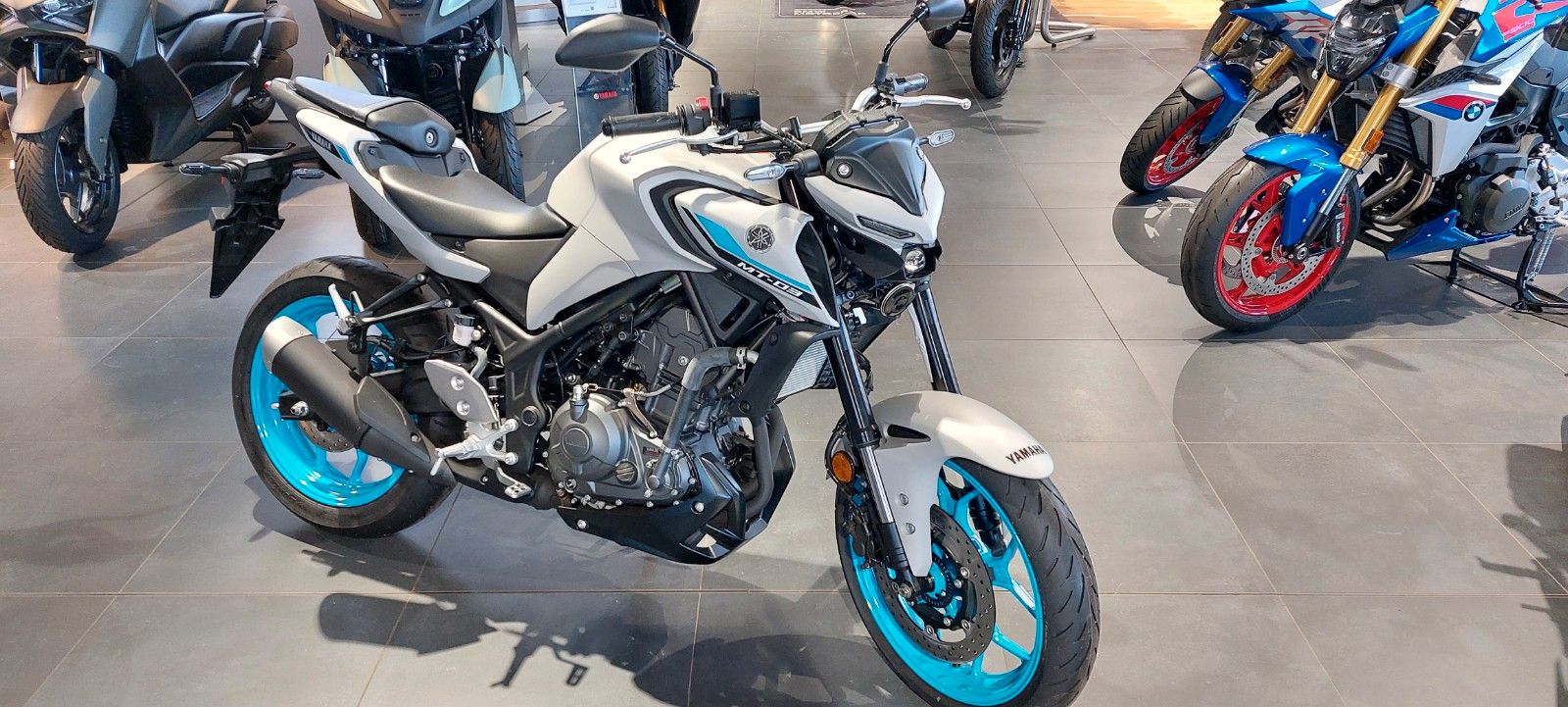 Fahrzeugabbildung Yamaha MT- 03 2025 Modell Neu 5 J. Garantie