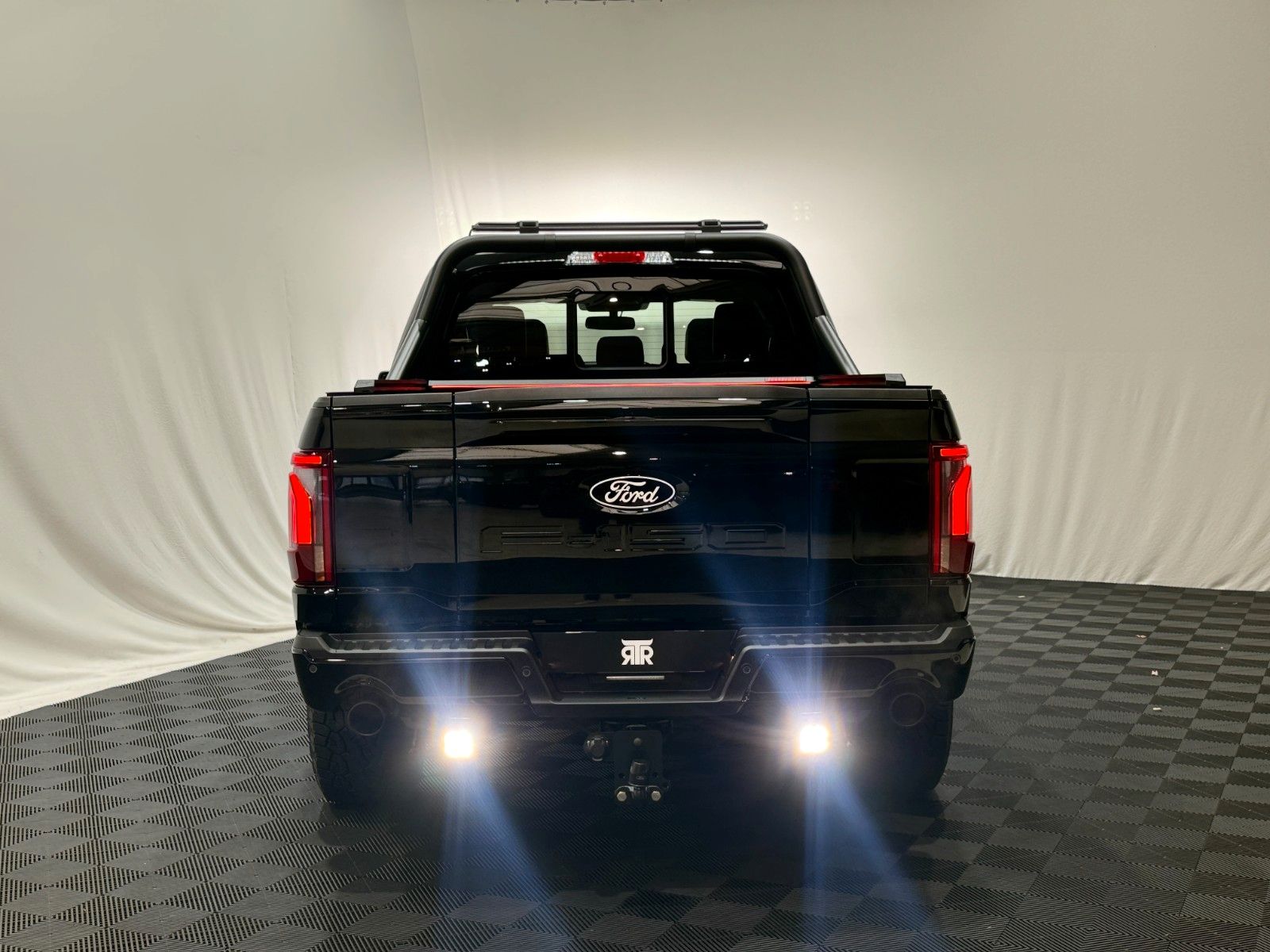Fahrzeugabbildung Ford F-150 Lariat 5.0L V8  5,5" Black RTR Ed.