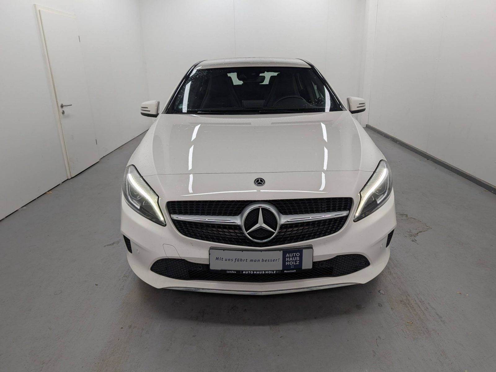MERCEDES-BENZ A 180 1.6 Urban Navi LED Klima SHZ – Bild 6