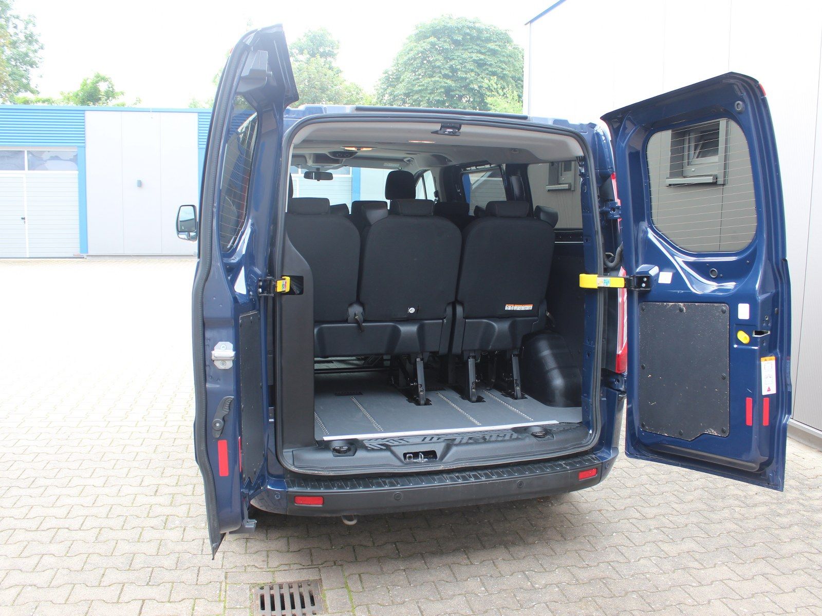 Fahrzeugabbildung Ford Transit Custom 320 L1 Trend