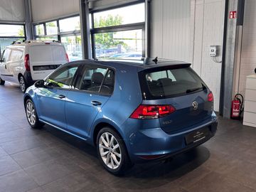 Volkswagen Golf - 10