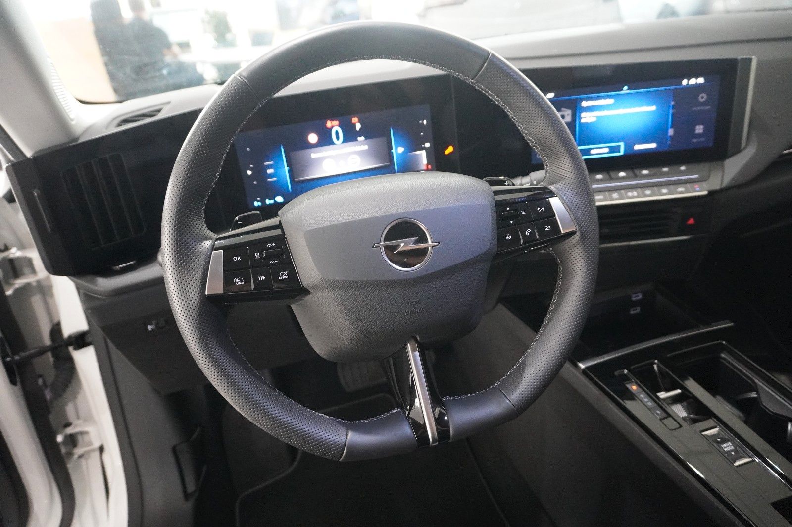 Fahrzeugabbildung Opel Astra L Lim. 1.6 HYBRID ELEGANCE NAVI/LED/KAMERA