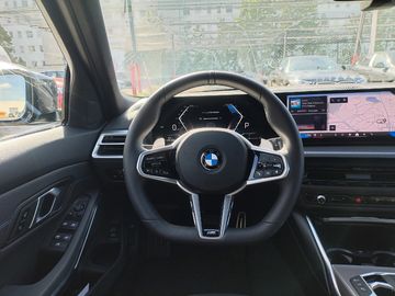 BMW 320d xDrive M Sport M Sportpaket Head-Up HiFi