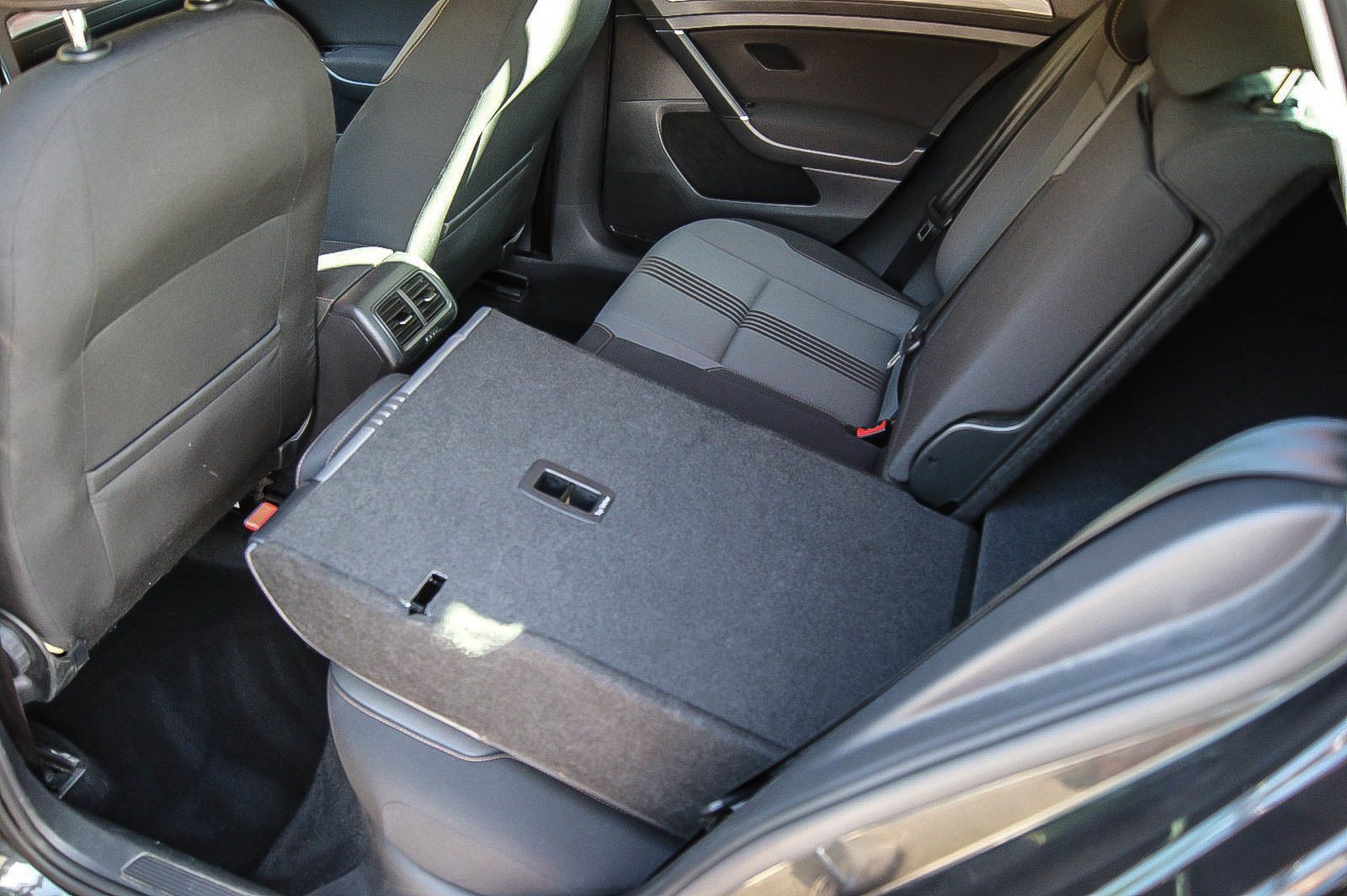 Fahrzeugabbildung Volkswagen Golf VII Allstar 16TDI NAVIGATION SIHZG TEMPOMAT