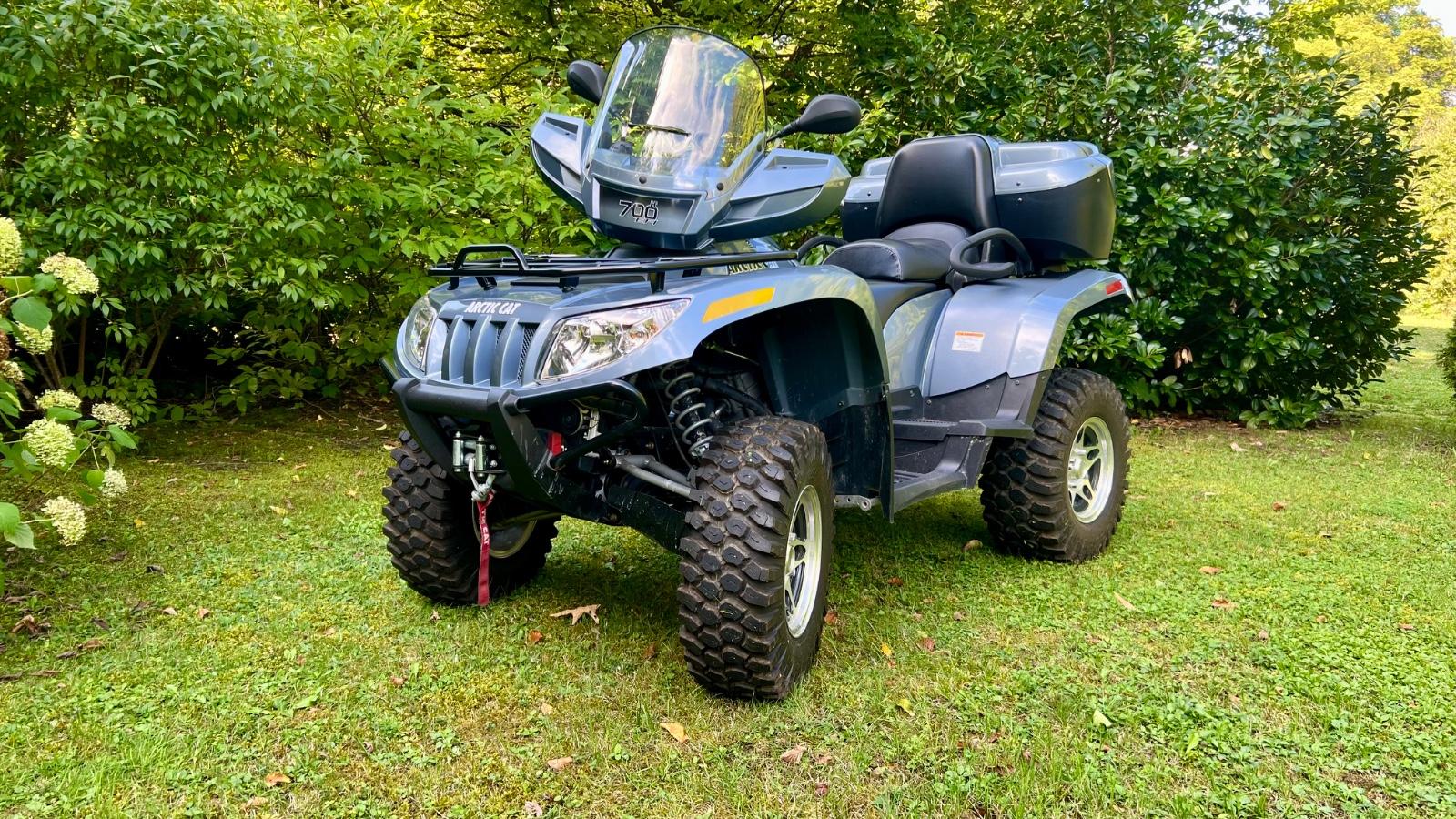Arctic Cat 700 2010 — interior