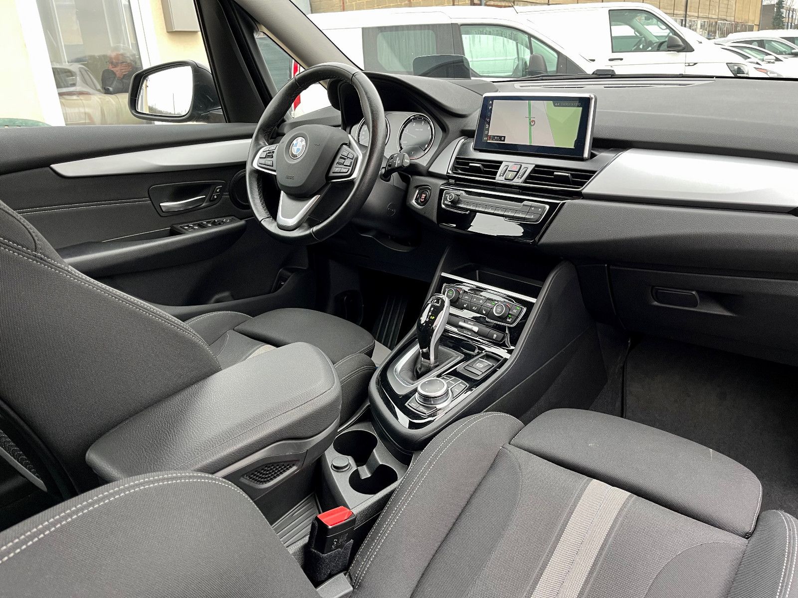 Fahrzeugabbildung BMW 218d xDrive Gran Tourer Aut. Navi LED SPORTSITZE