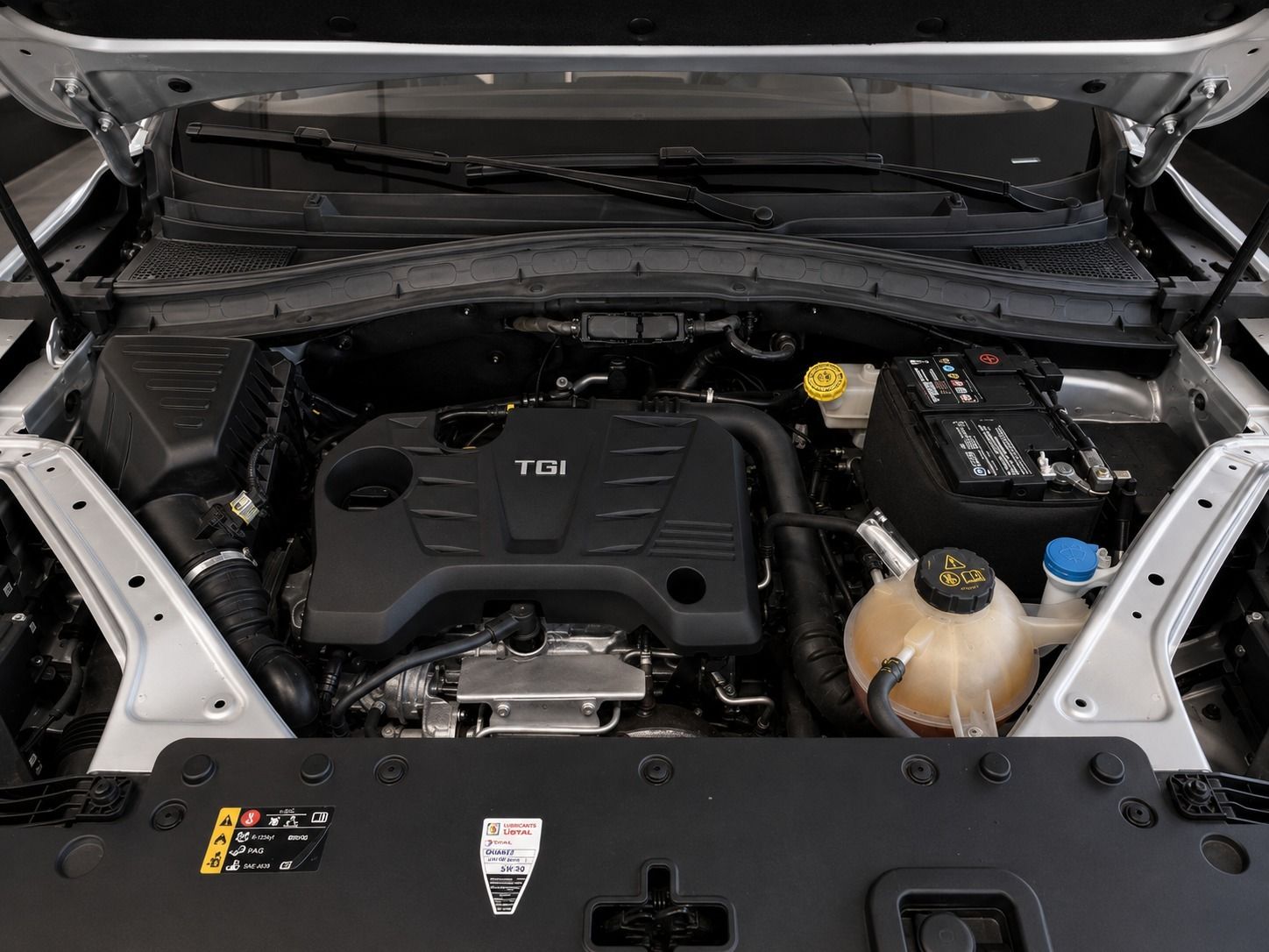 Fahrzeugabbildung MG HS 1.5T-GDI Aut. Luxury PANORAMA LEDER ASSISTENT