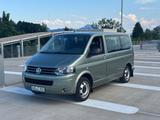 Volkswagen T5 Caravelle 4Motion 9-Sitzer - Volkswagen T5 Caravelle: 4motion