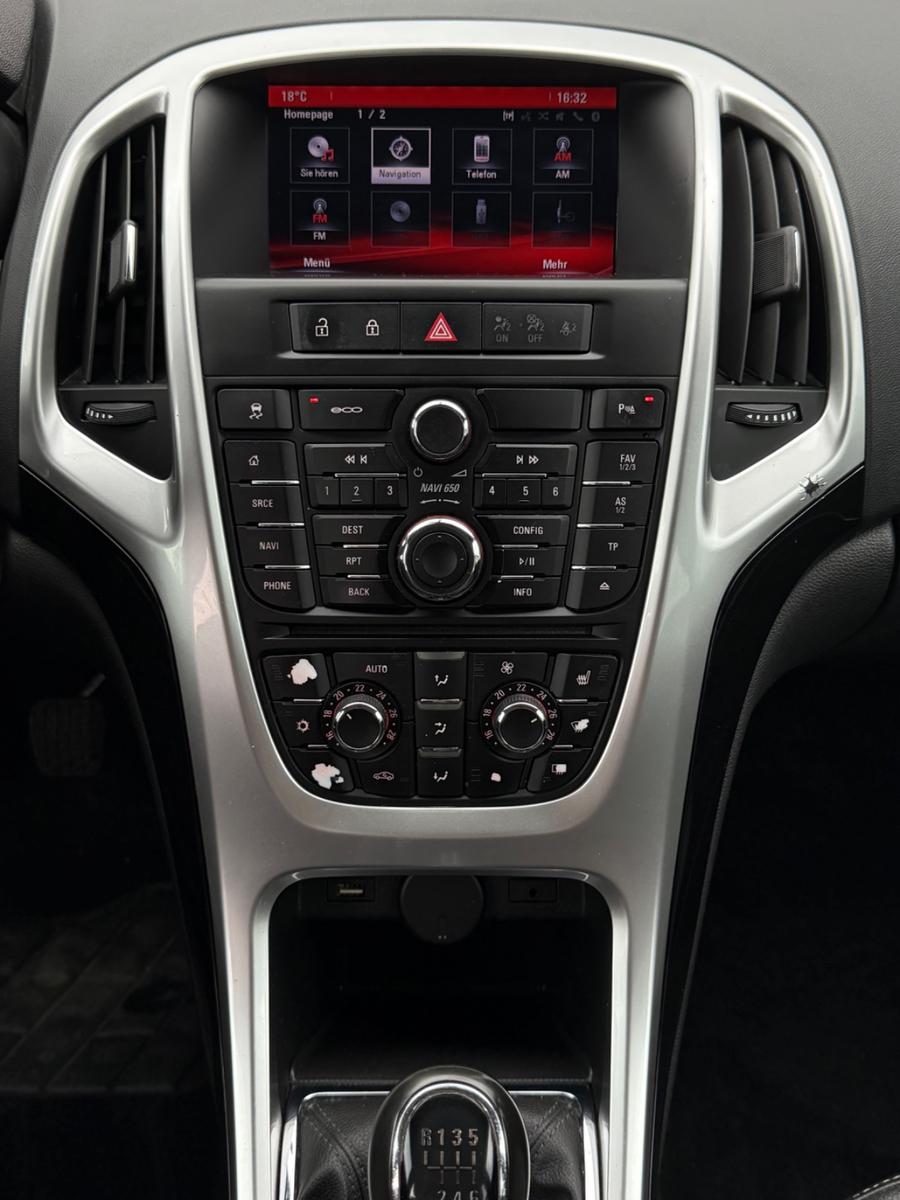 Opel Astra 2014 — photo 14
