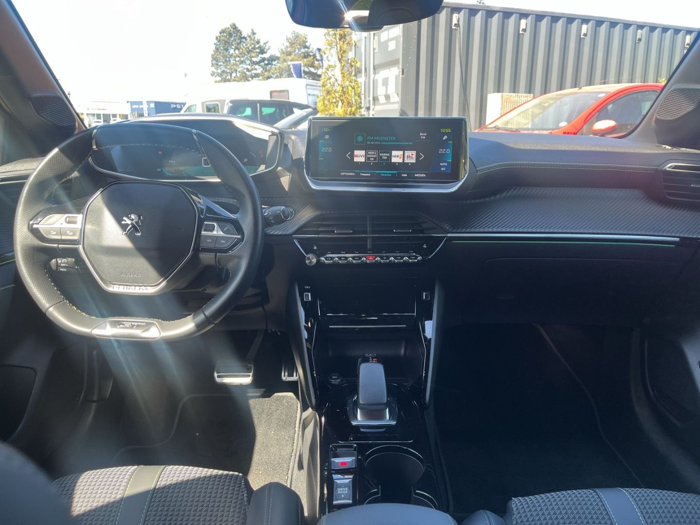 Fahrzeugabbildung Peugeot 208 GT-Line Elektro 136 Sportpaket Navi  CarPlay