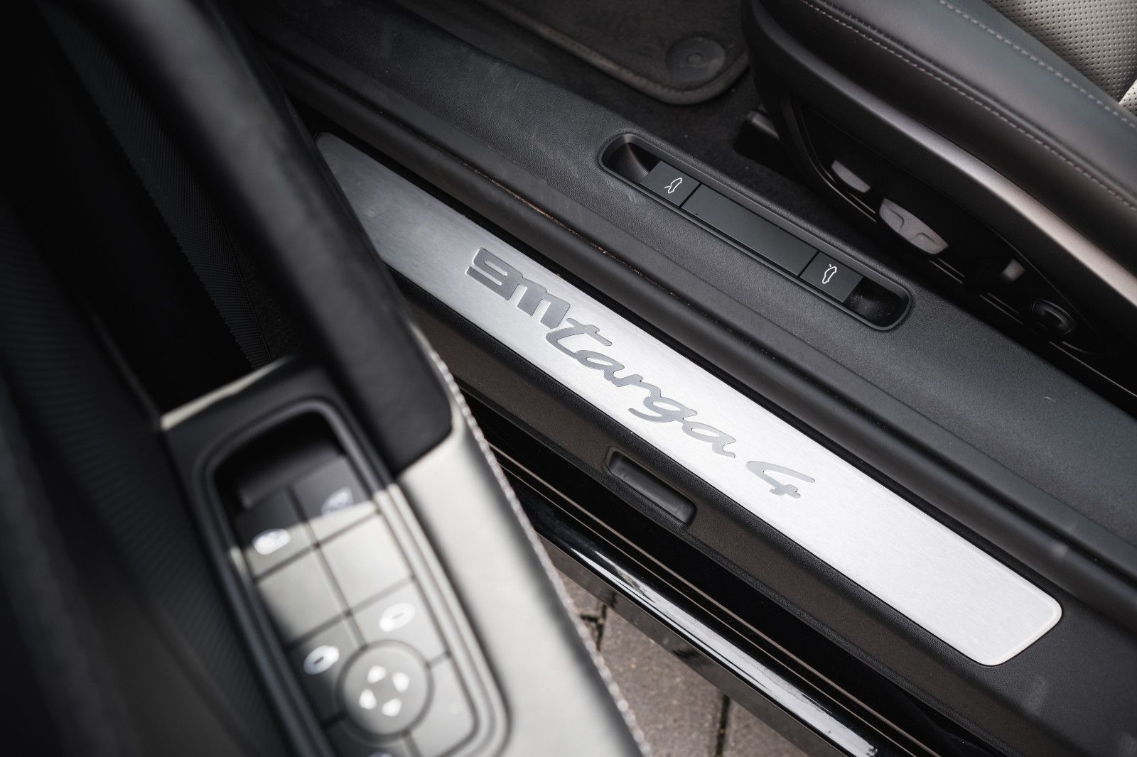 Fahrzeugabbildung Porsche 992/911 Targa 4-Lift-LED-Approved-BOSE