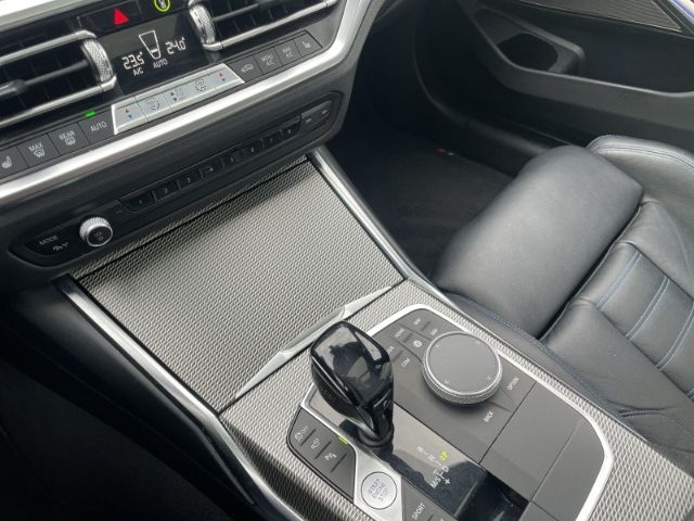 Fahrzeugabbildung BMW 340 i M xDrive Mild-Hybrid Autom. AHK, Panoramad