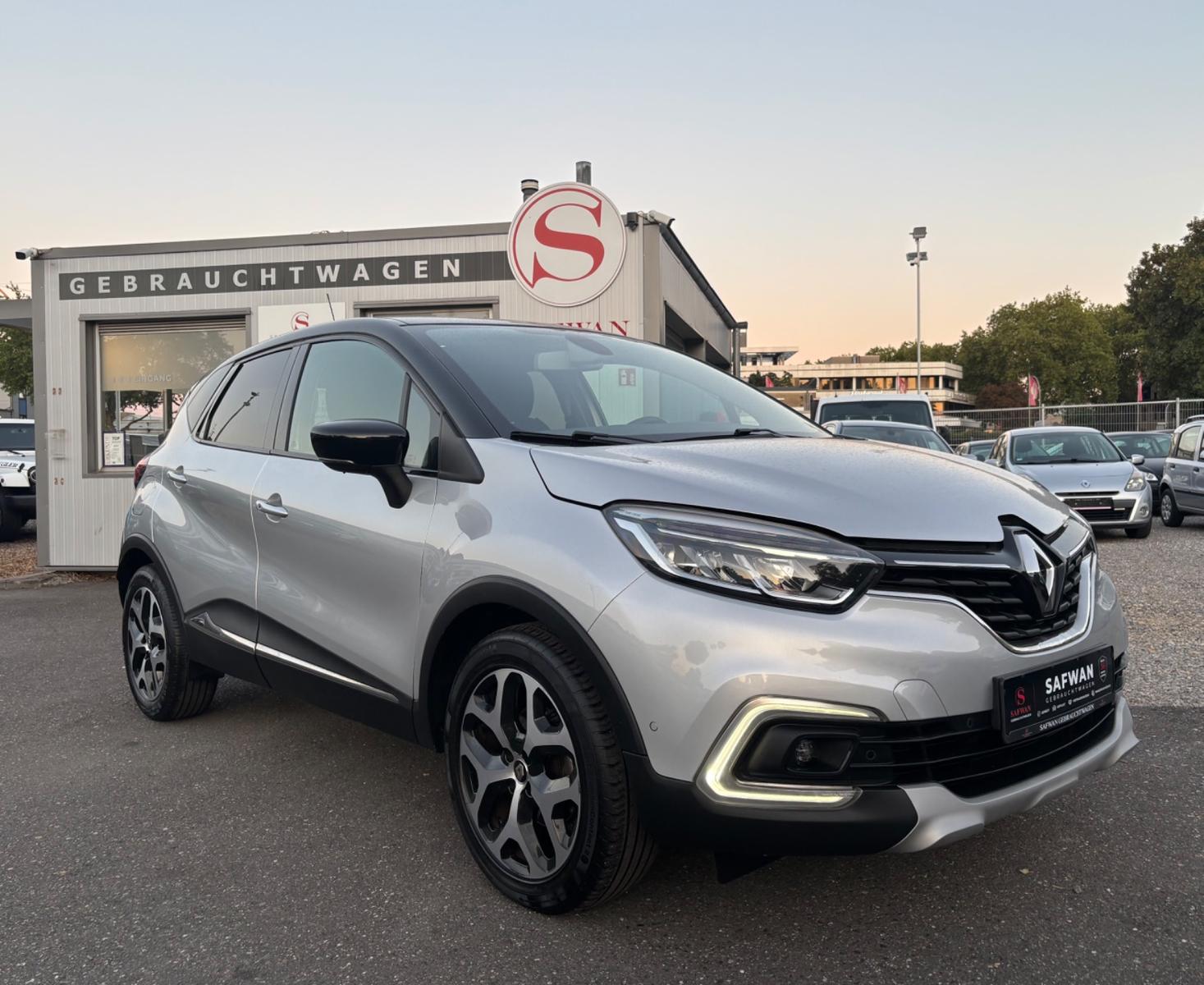 Renault Captur Intens*LED*RKAM*PDC*PARKASS*TWA*TÜVNEU*