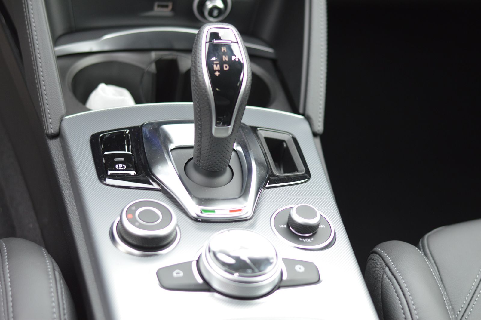 Alfa Romeo Stelvio - Bild 13