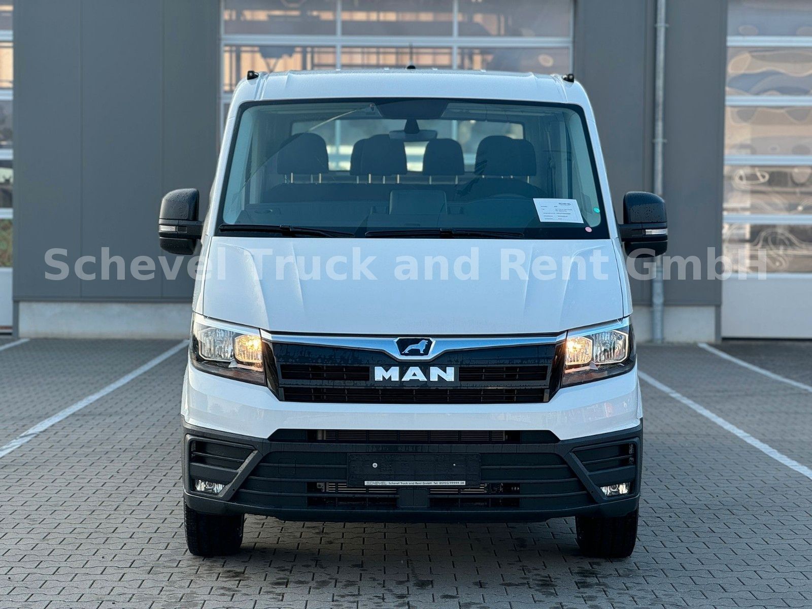 Fahrzeugabbildung MAN TGE 3.160 DoKa Pritsche *Kurz* 3,5 AHK Automatik