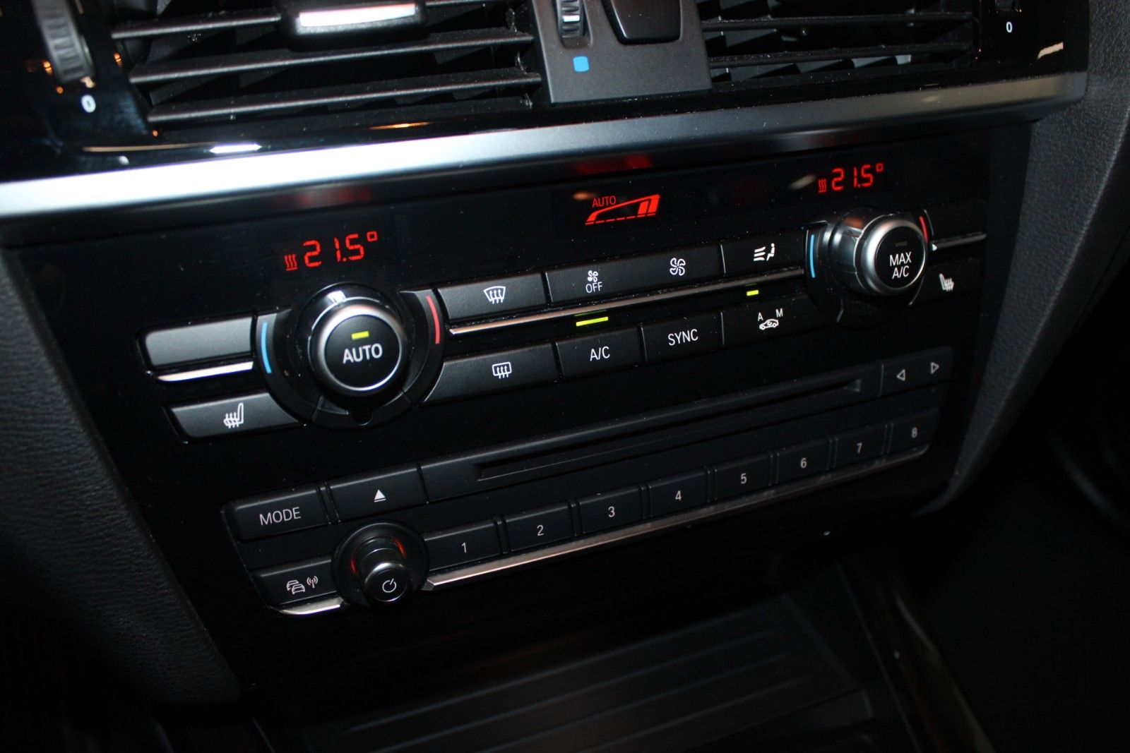 Fahrzeugabbildung BMW X3 xDrive28i xLine Aut. AHK HUD LEDER STDHZ uvm.