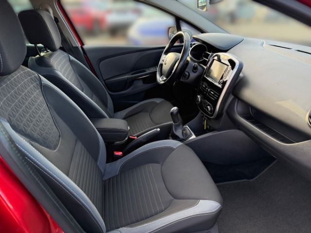 Fahrzeugabbildung Renault Clio IV Luxe 0.9 TCe 90 eco +NAVI+KLIMA+AHK+DAB+