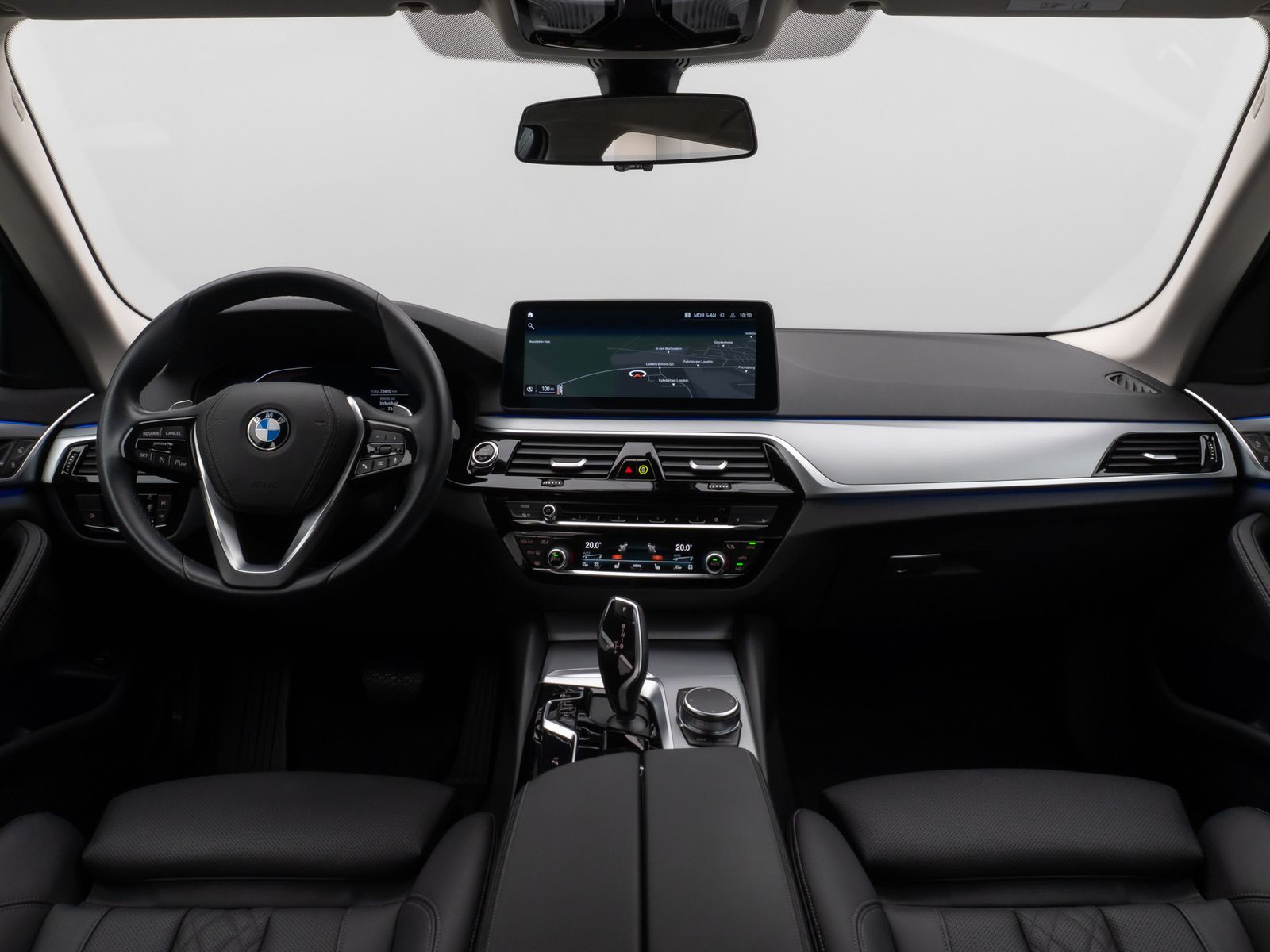 Fahrzeugabbildung BMW 530d xD Kamera HUD 4xKlima Komfort Alarm Sport
