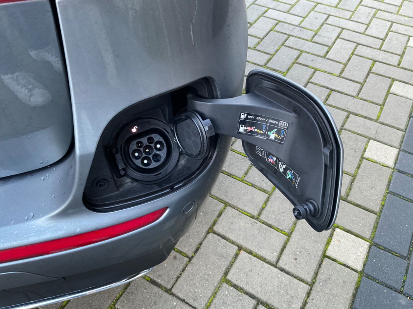 Fahrzeugabbildung Mercedes-Benz E 300 de T Autom,AMG,LED,Distronic,Kamera