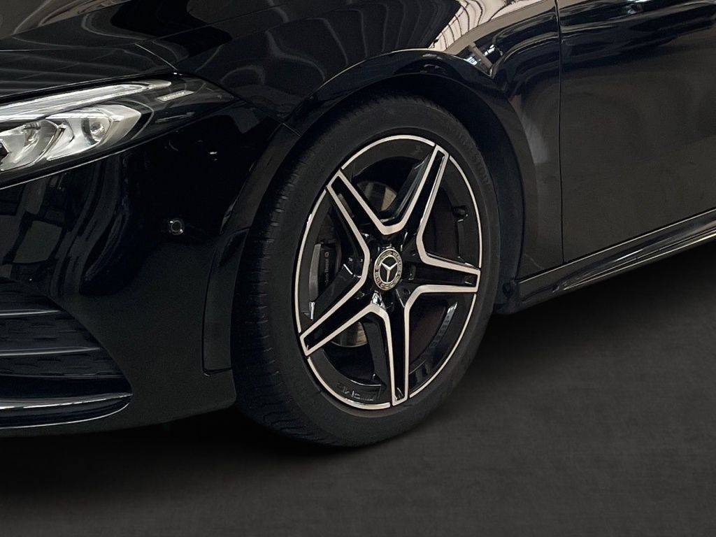 Fahrzeugabbildung Mercedes-Benz A 200 AMG Pano Navi LED Burm. KeyLess Sport KAM