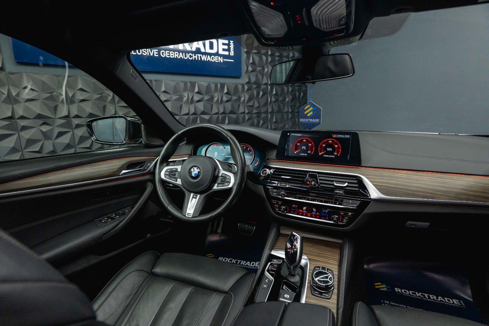 Fahrzeugabbildung BMW M550 i xDrive M-Performance Shadow *ACC*LED*360*