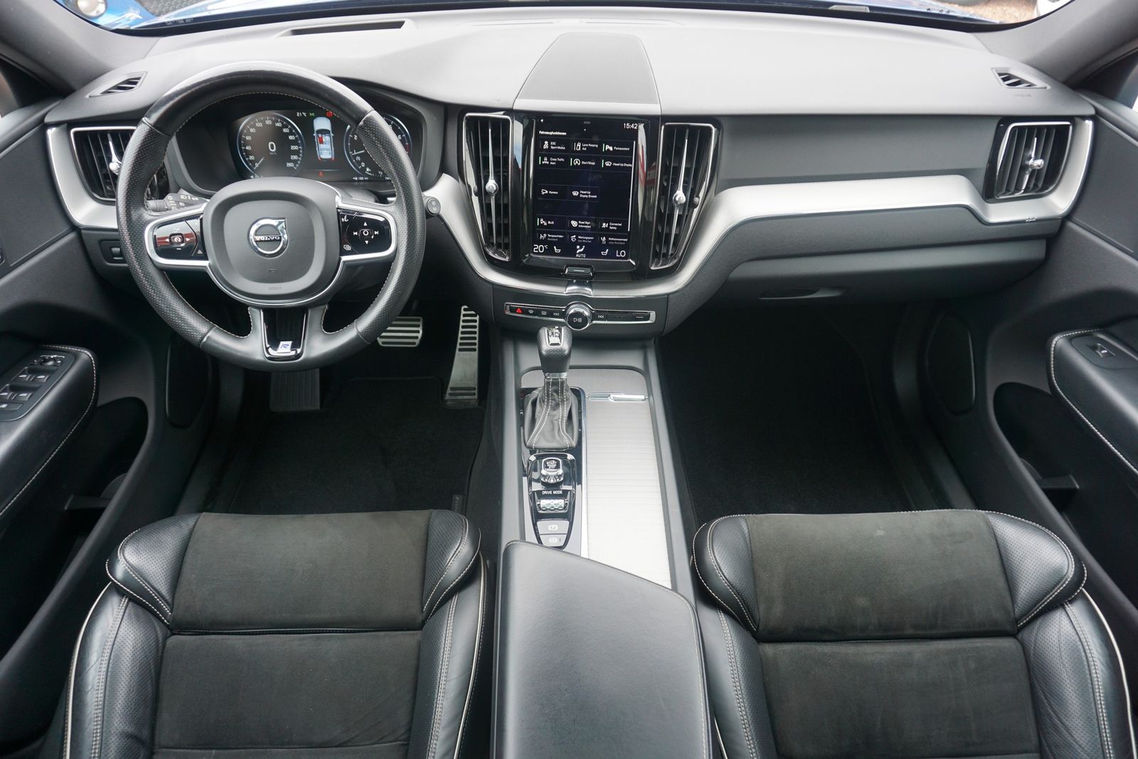 Volvo XC60 2.0 R Design AWD AHK Kamera Keyless Navi foto 8