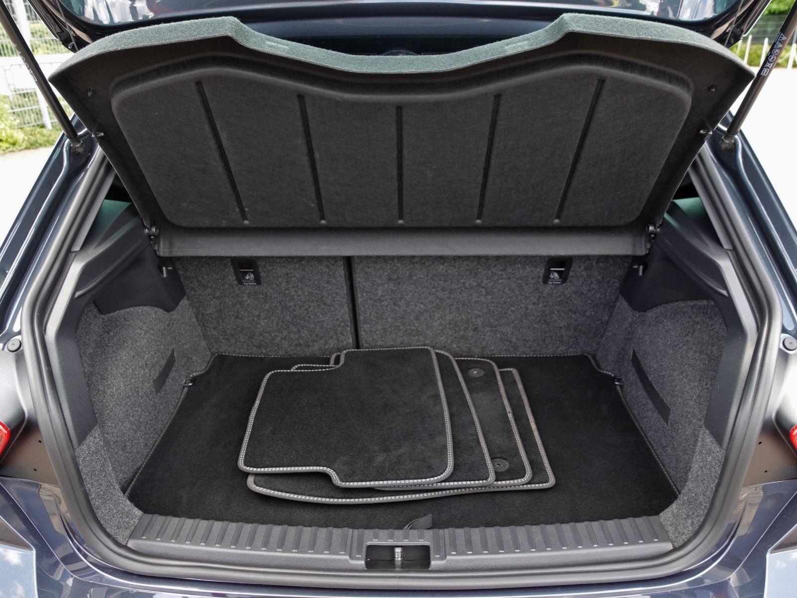 Fahrzeugabbildung SEAT Ibiza 1.5 TSI DSG FR BEATS I.Hd virtual FullLink