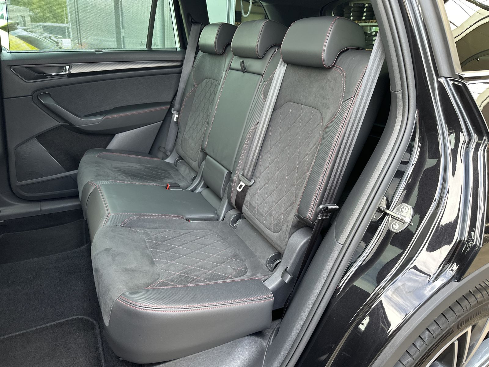 Fahrzeugabbildung SKODA Kodiaq 4x4 RS NAV+MATRIX+AHK+ACC+KAM+PANO+20ZOLL