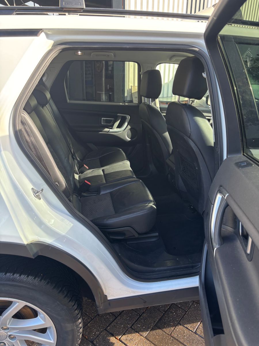 Foto 8 van LAND ROVER Discovery