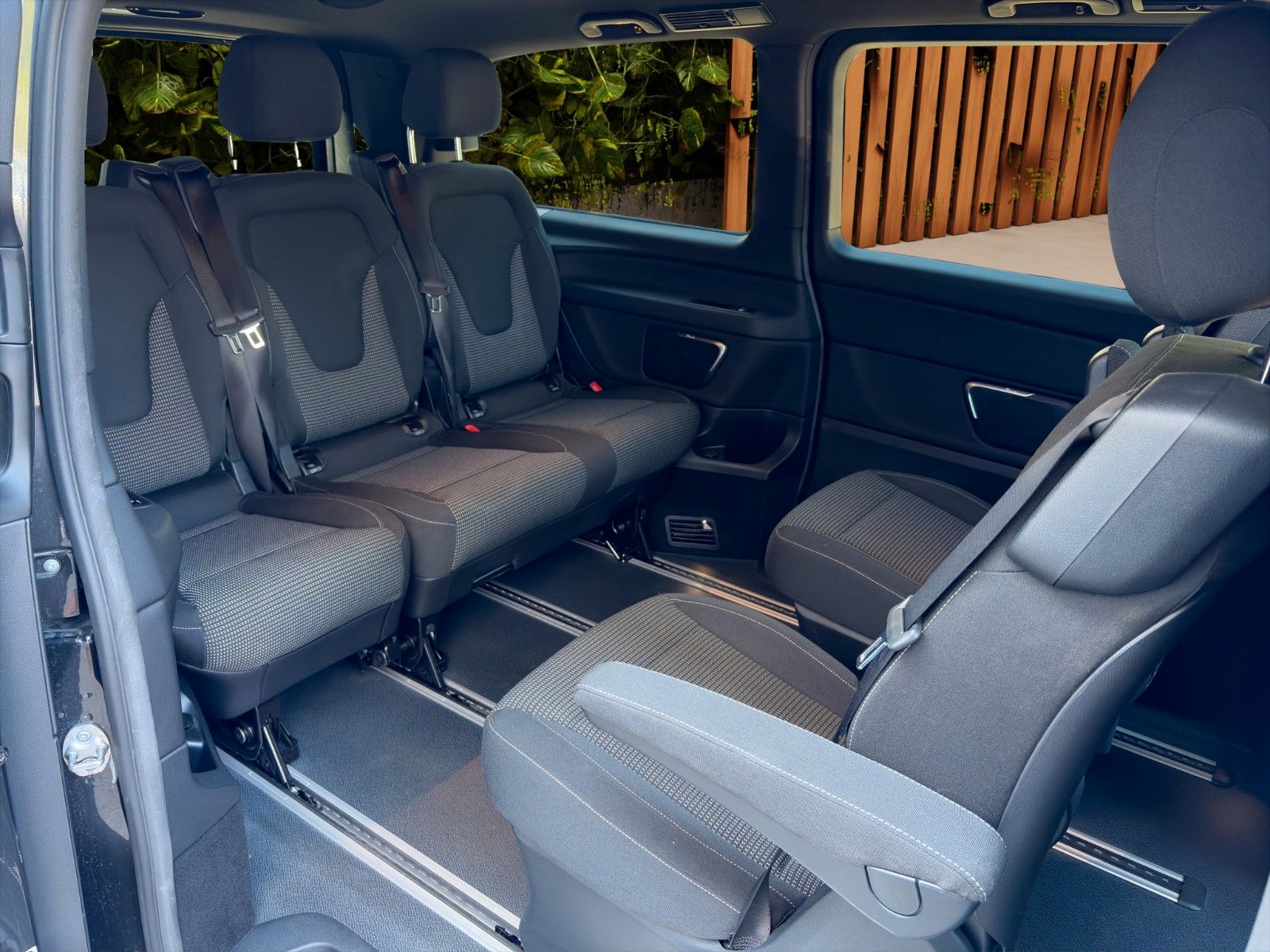 Fahrzeugabbildung Mercedes-Benz V300 d lang*2xSchiebetür*LED*SHZ*NAVI**