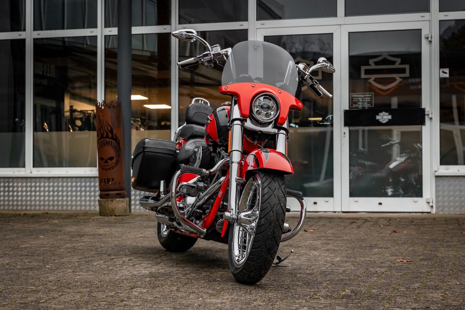 Fahrzeugabbildung Harley-Davidson FLSTSE2 CVO SOFTAIL CONVERTIBLE 110cui -Kesstech