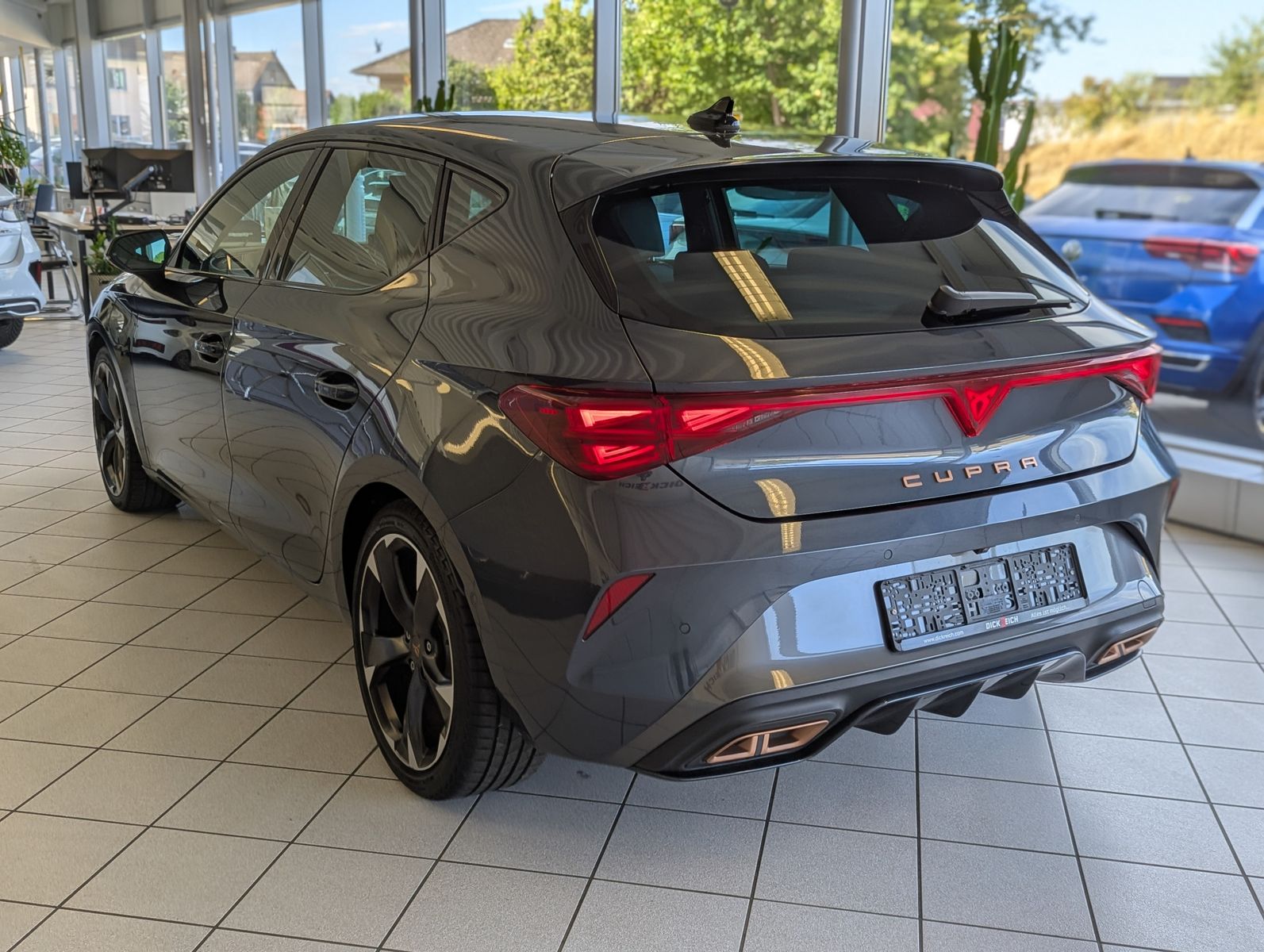 Fahrzeugabbildung CUPRA Leon 1.5 e-Hybrid Matrix Edge-Intelligent-Paket