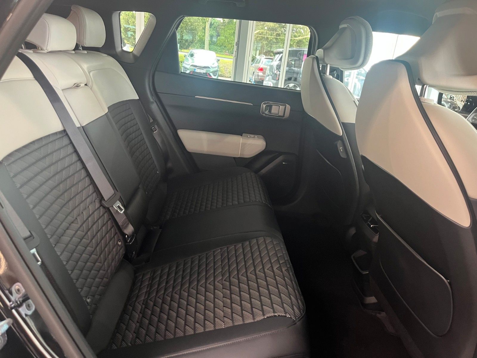 Fahrzeugabbildung Kia EV4 81 FWD GTL DWP COM