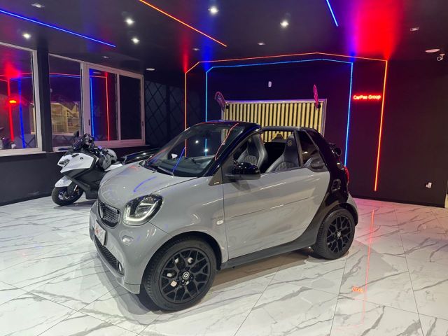 Smart ForTwo 70 1.0 twinamic cabrio Allestimento