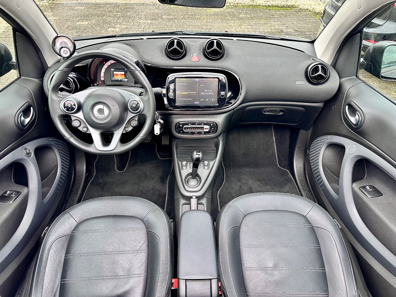 Fahrzeugabbildung Smart ForTwo Prime Cabrio EQ /Voll-Leder/PDC/CarPlay