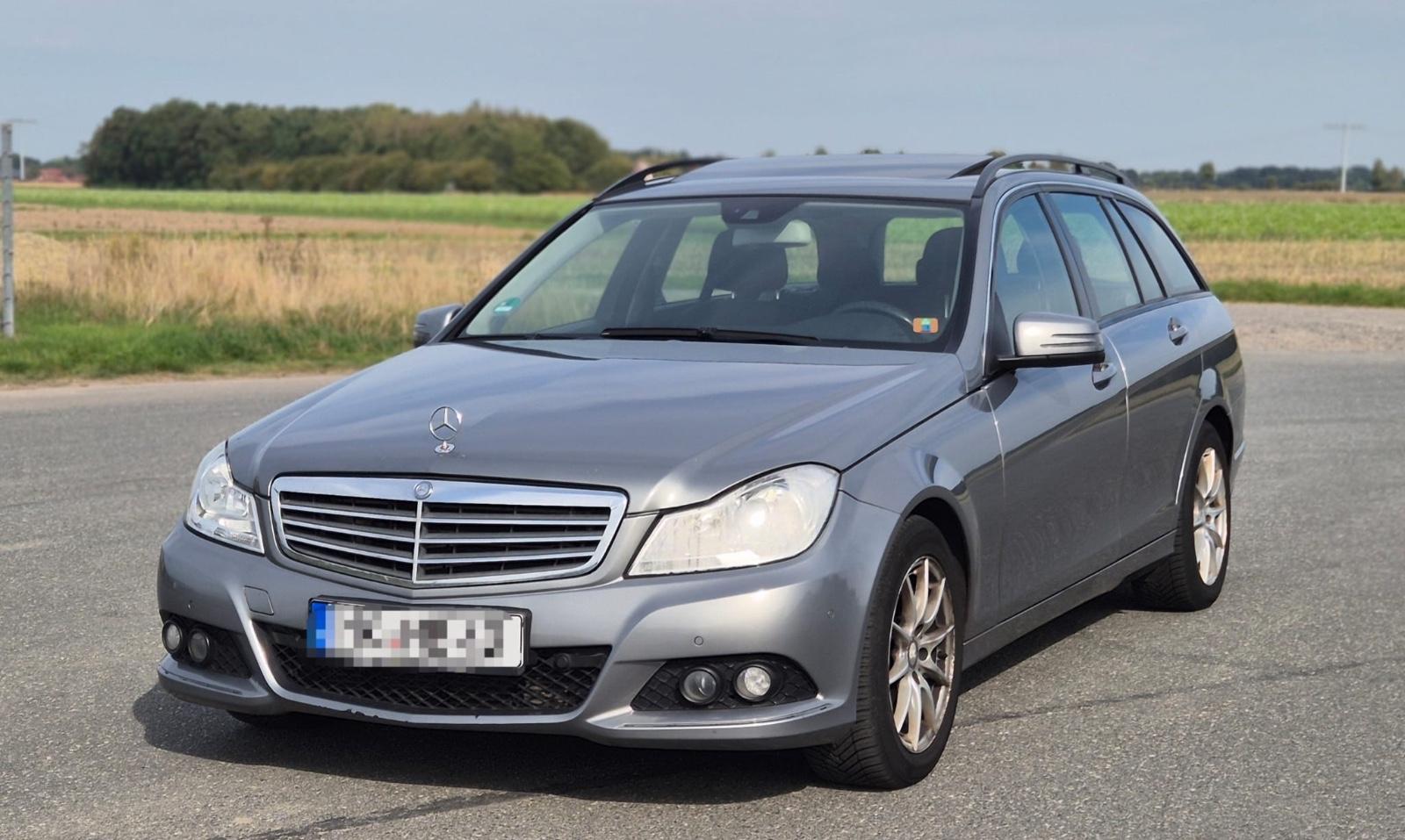 Mercedes-Benz C250 2012 — rear view