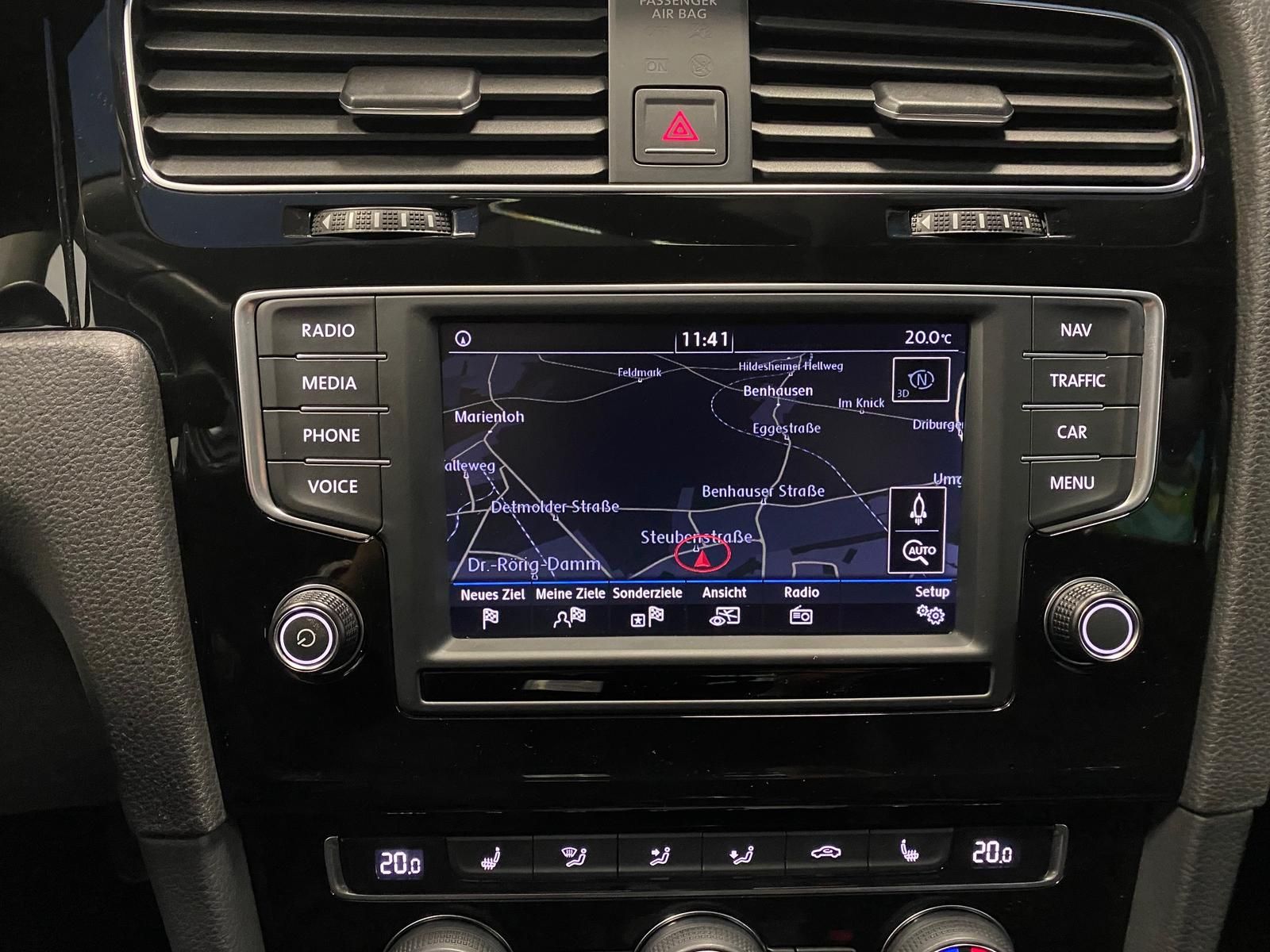 Fahrzeugabbildung Volkswagen Golf 1.4 16V TSI 1395 ccm Highline PDC+NAVI+ACC+