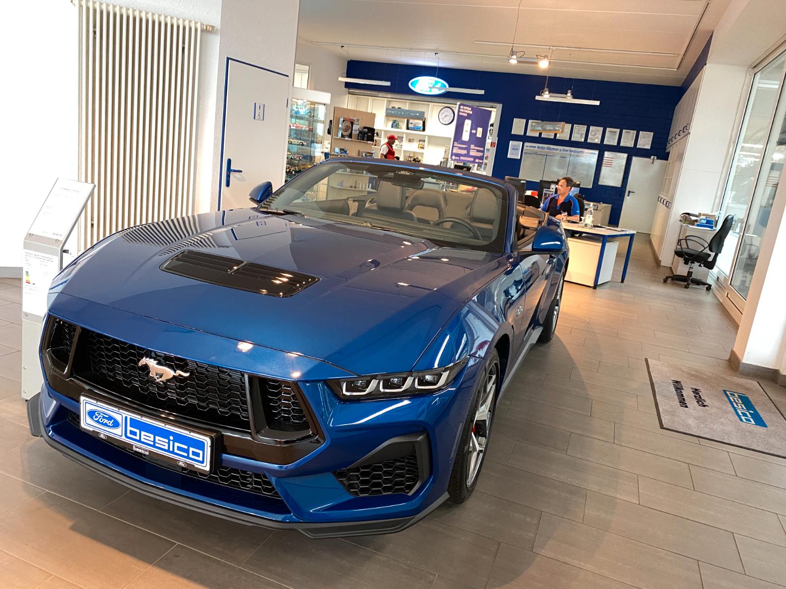 showroom-image-bottom