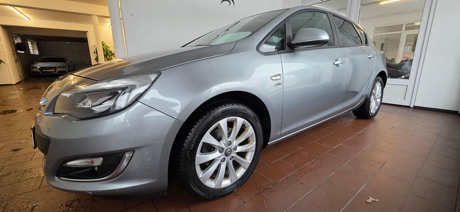 Opel Astra J Lim. Euro5  Active Navi PDC 6-Gang 96KW