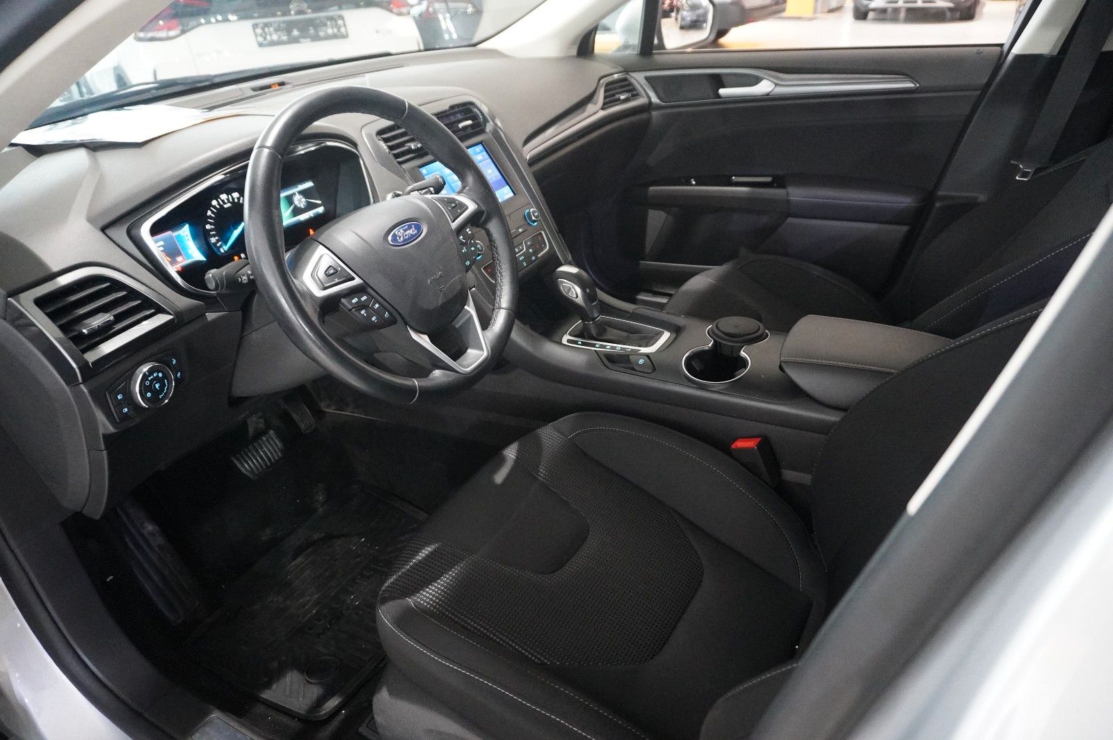 Fahrzeugabbildung Ford Mondeo Turnier 2.0 TITANIUM NAVI/LED/SPORT/DAB+