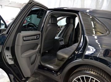 Porsche Cayenne - 3